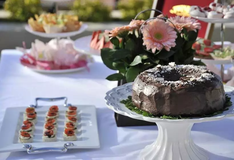 Fotos del hotel 131 On Herbert Baker Street:  8