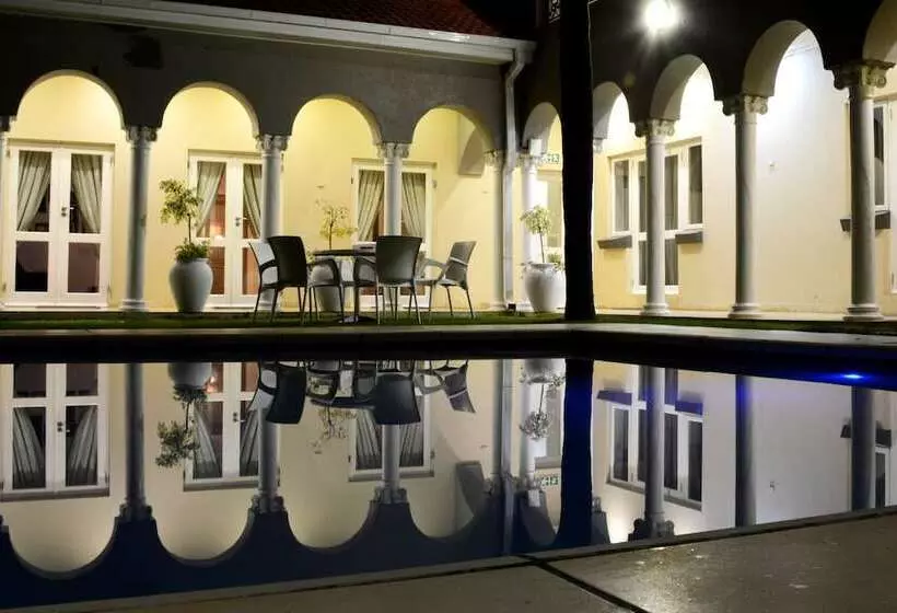 Fotos del hotel 131 On Herbert Baker Street:  2