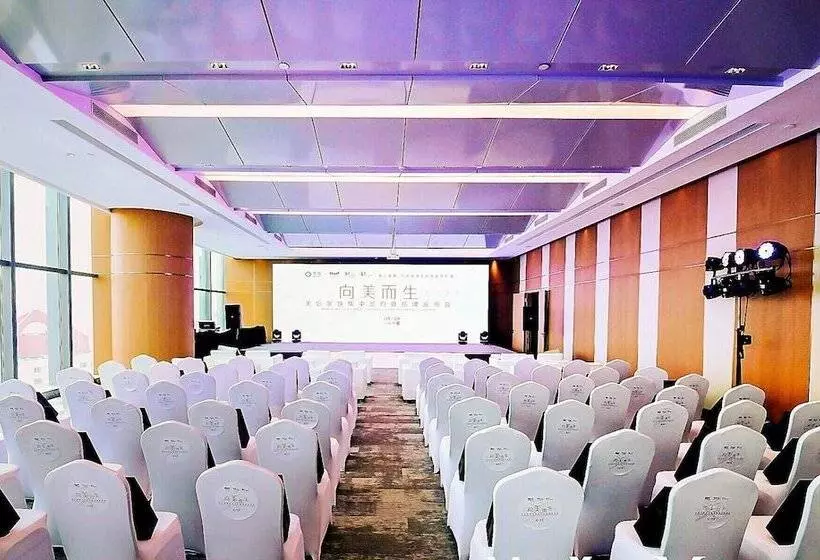 Fotos del hotel Grand Madison Qingdao Harbourview Central:  15