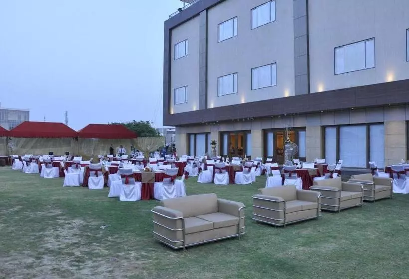 Fotos del hotel Sapna Clarks Inn:  11