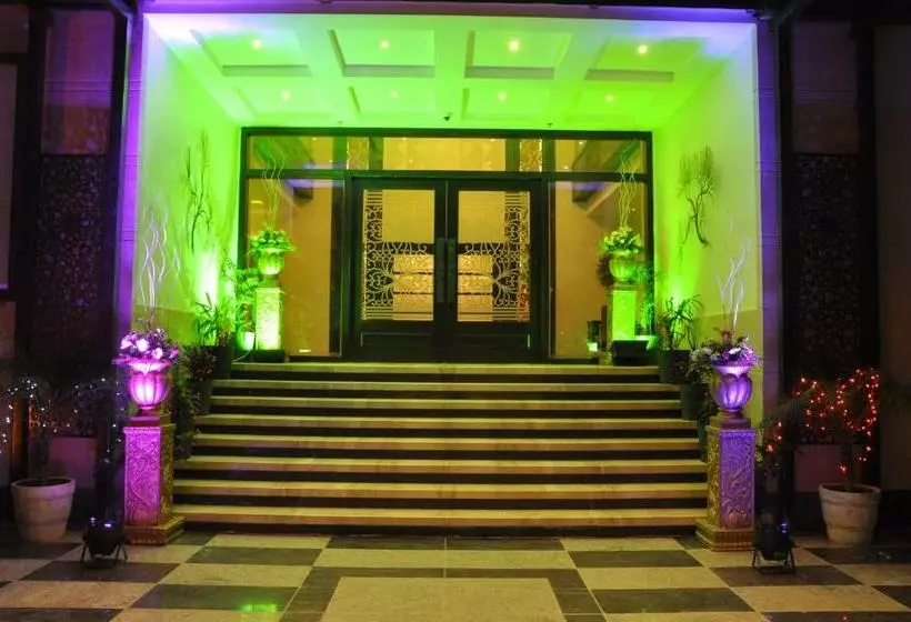 Fotos del hotel Sapna Clarks Inn:  8