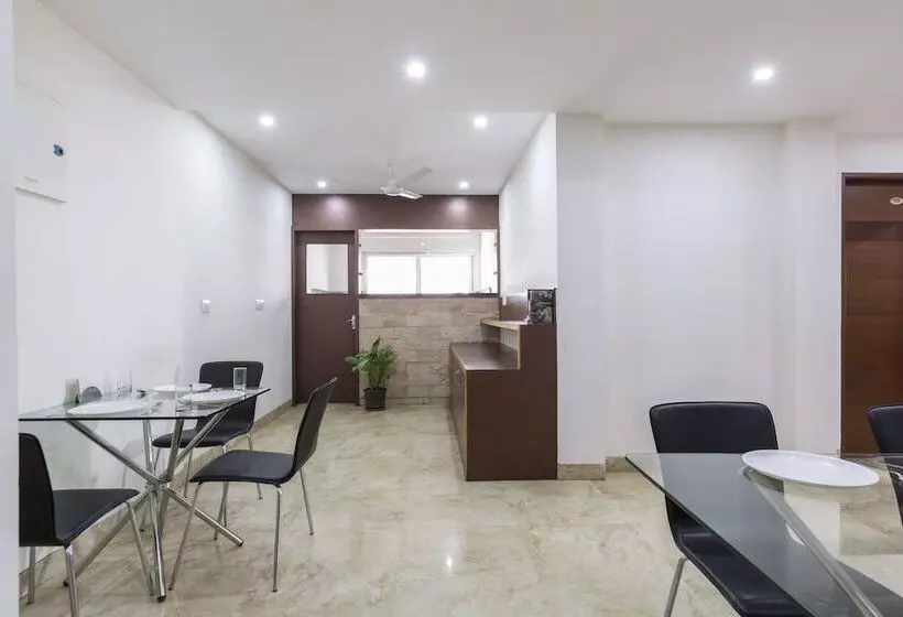 Fotos del hotel The Sanctum Suites Bel Road:  3