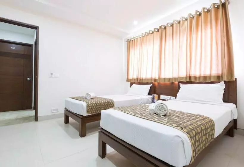 Fotos del hotel The Sanctum Suites Bel Road:  18