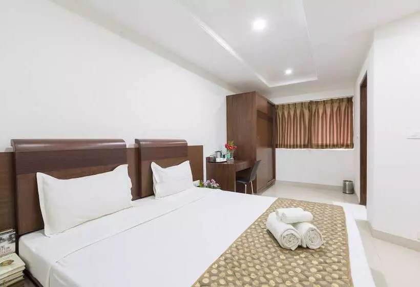 Fotos del hotel The Sanctum Suites Bel Road:  19