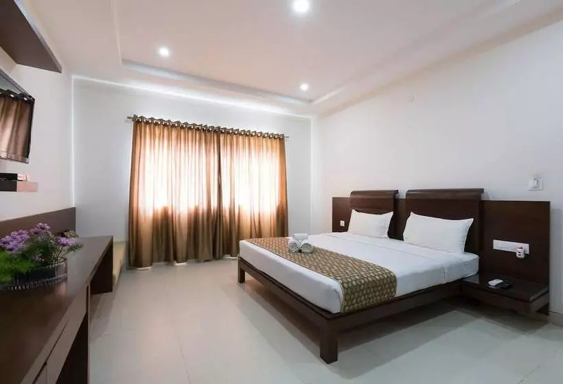 Fotos del hotel The Sanctum Suites Bel Road:  21