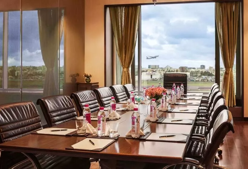 Fotos del hotel Taj Santacruz:  5