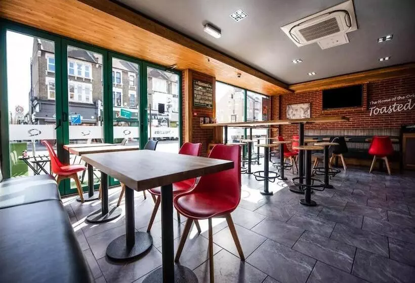 Fotos del hotel Epsilon:  8