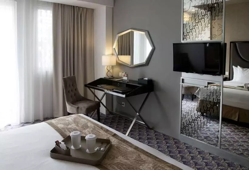 Fotos del hotel Aston Bellevue Radio Dalam:  18