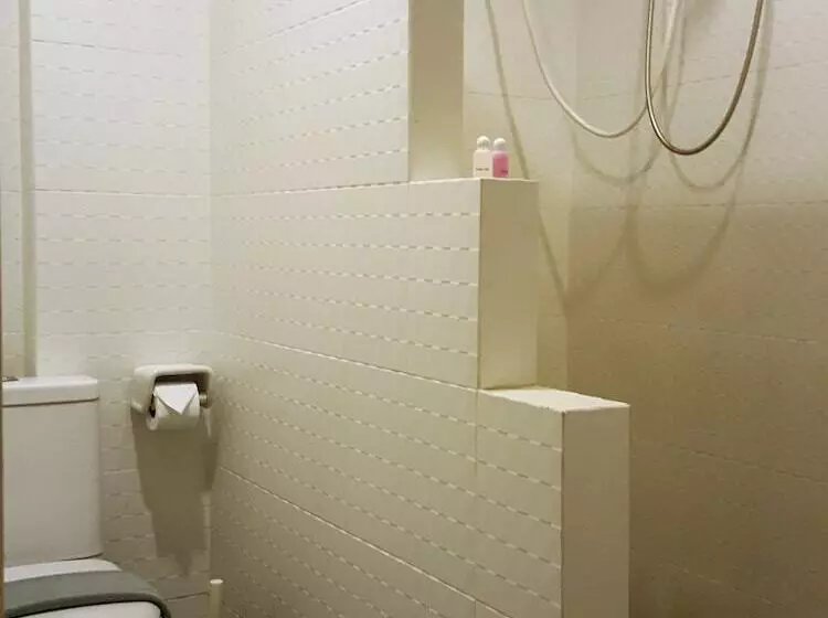 Fotos del hotel Limburi Hometel:  3