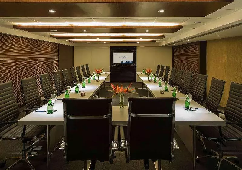 Fotos del hotel Novotel Imagicaa Khopoli:  6