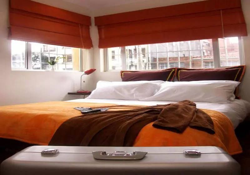 Fotos del hotel 6 Suites:  8