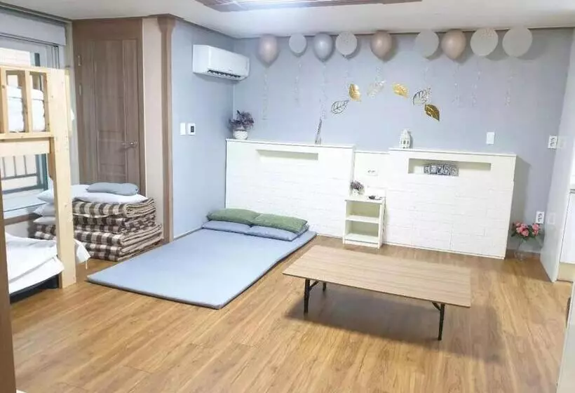 Fotos del hotel Hy Choi Hostel:  4