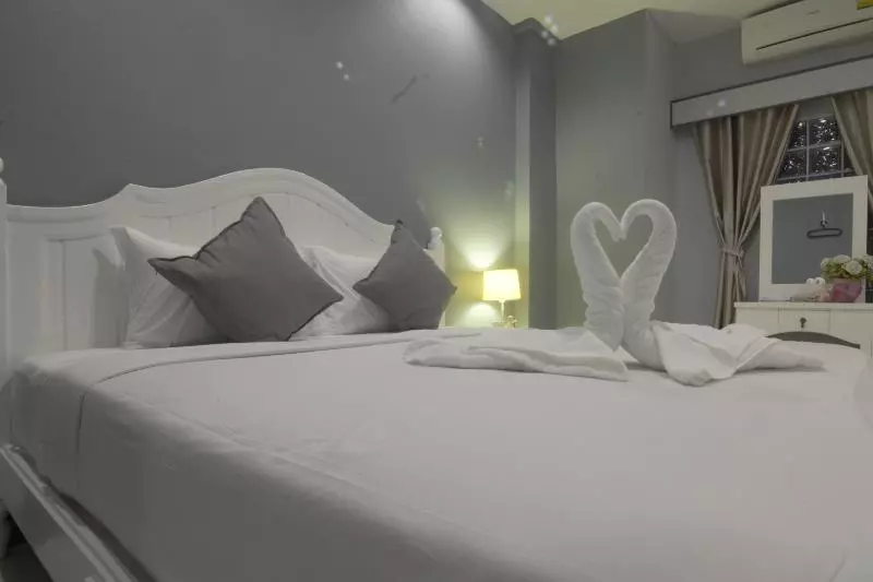 The Battery Park Midtown Boutique