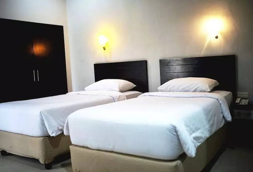 Fotos del hotel Celebes:  12