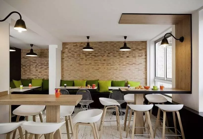 Fotos del hotel Ibis Styles Paris Buttes Chaumont:  2