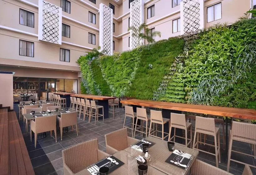 Fotos del hotel The Alana Hotel & Conference Center Malioboro Yogyakarta By Aston:  9