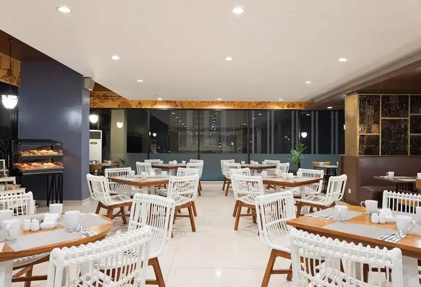 Fotos del hotel The Alana Hotel & Conference Center Malioboro Yogyakarta By Aston:  13