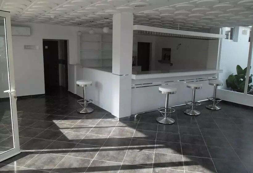 Fotos del hotel Hôtel Lyla Confort:  4