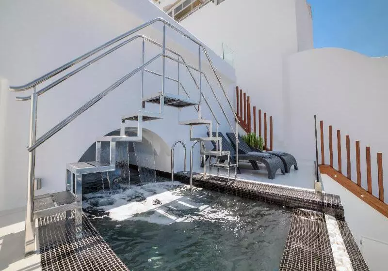 Daydream Luxury Suites