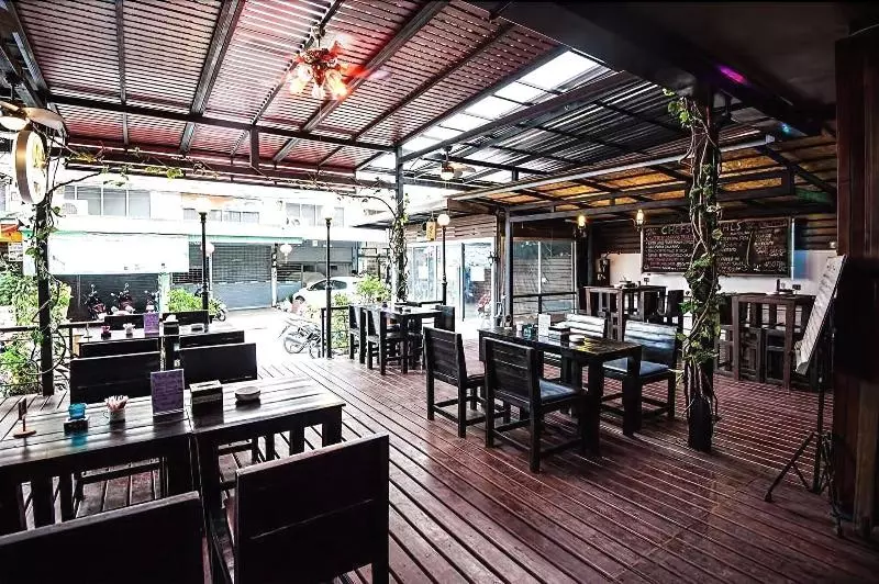 Fotos del hotel Basic Line  At Loikroh:  18