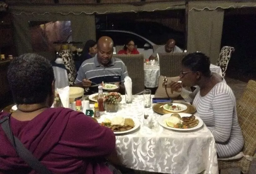Fotos del hotel Motsamai Lodge:  3