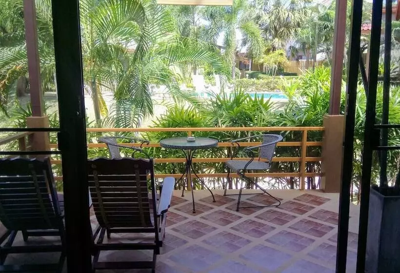 Fotos del hotel Escapecabins:  17