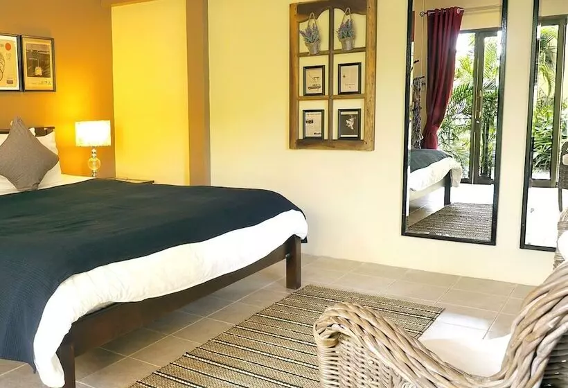 Fotos del hotel Escapecabins:  22