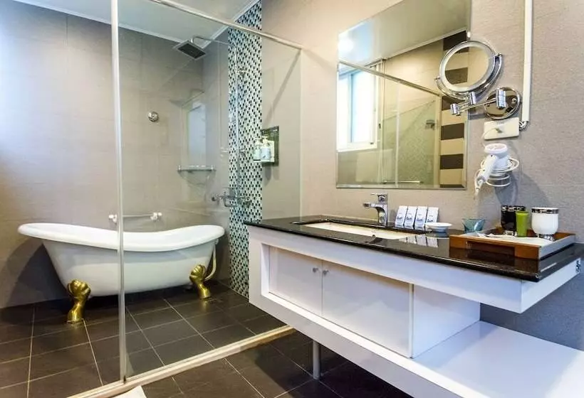 Fotos del hotel Butchard Villas:  9