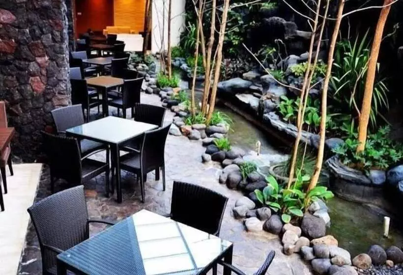 Fotos del hotel Ascent Premiere  And Convention:  19