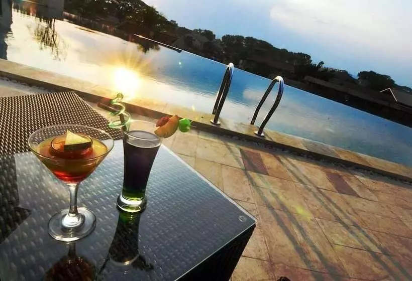 Fotos del hotel Ascent Premiere  And Convention:  6