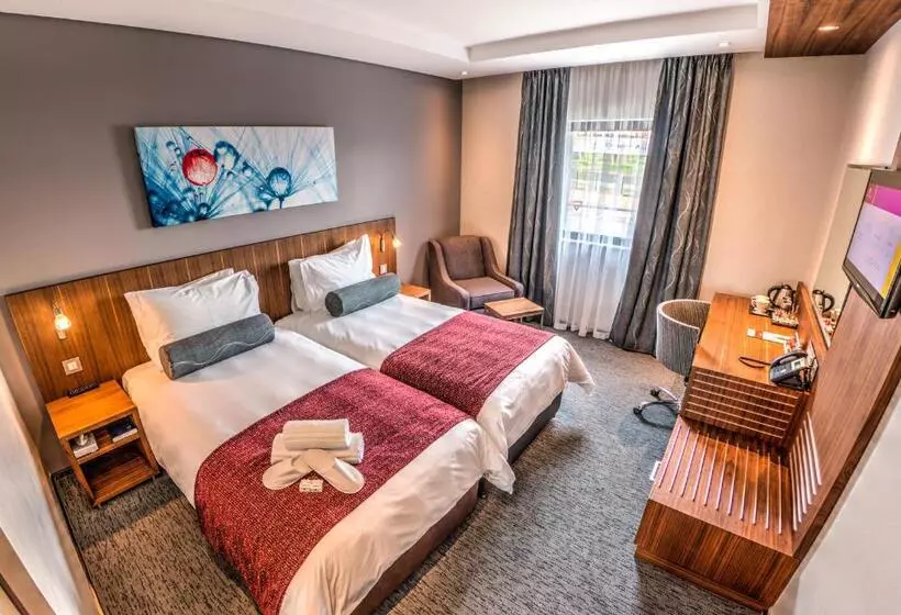 Fotos del hotel City Lodge  Waterfall City:  2