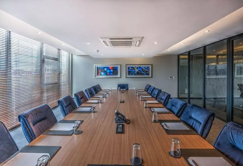 Fotos del hotel City Lodge  Waterfall City:  6