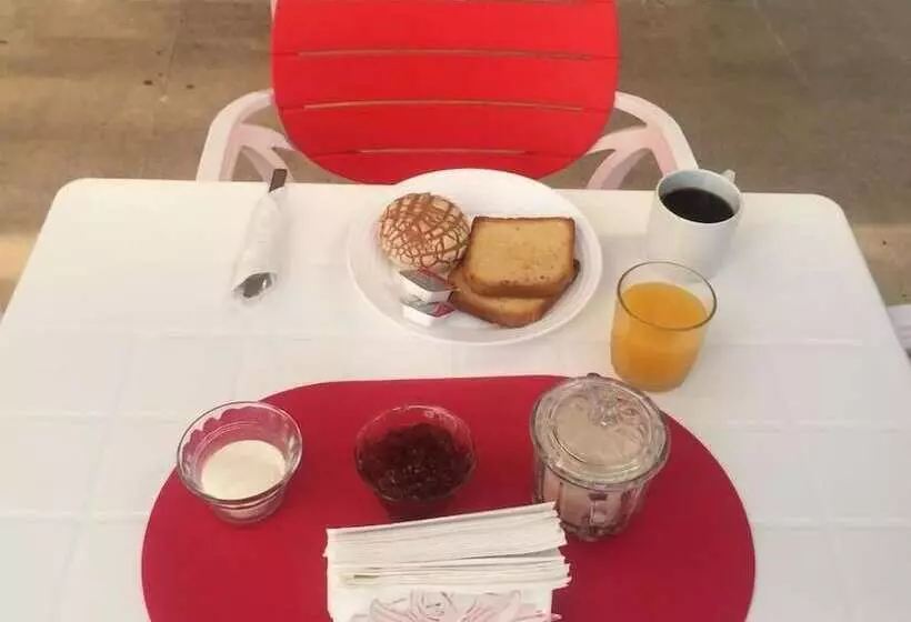 Fotos del hotel La Playa Condo:  5