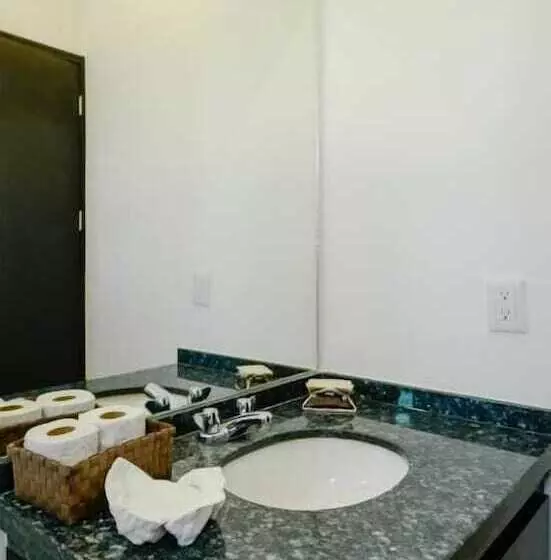 Fotos del hotel La Playa Condo:  15