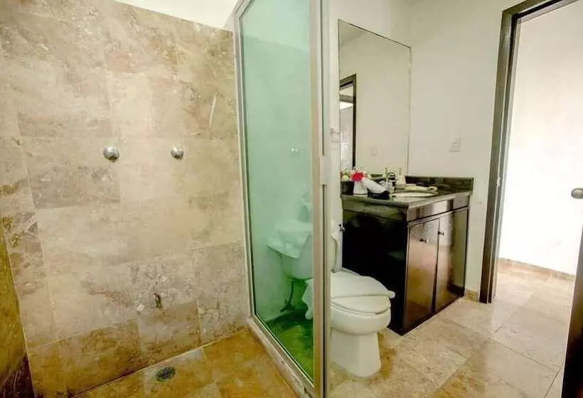 Fotos del hotel La Playa Condo:  9