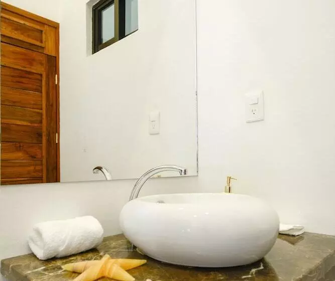 Fotos del hotel La Playa Condo:  4