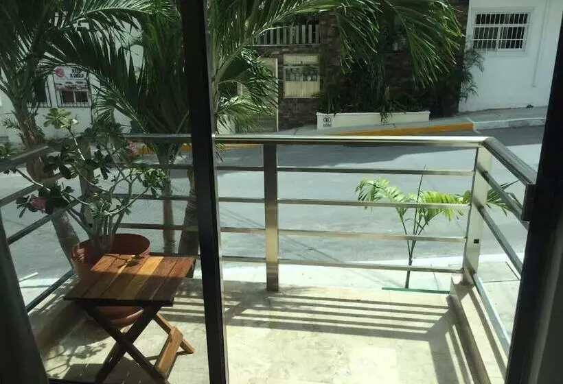 Fotos del hotel La Playa Condo:  7