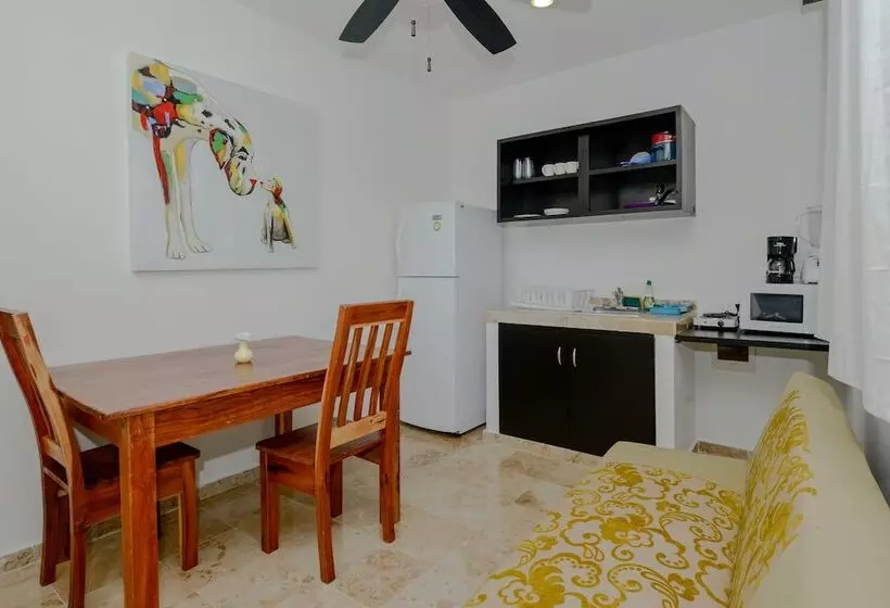 Fotos del hotel La Playa Condo:  21