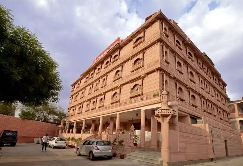 Crimson Park  The Heritage