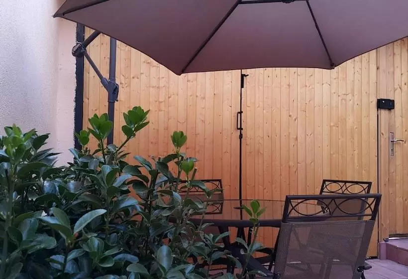 Fotos del hotel Log Inn Boutique:  21