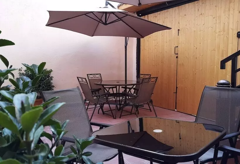 Fotos del hotel Log Inn Boutique:  4