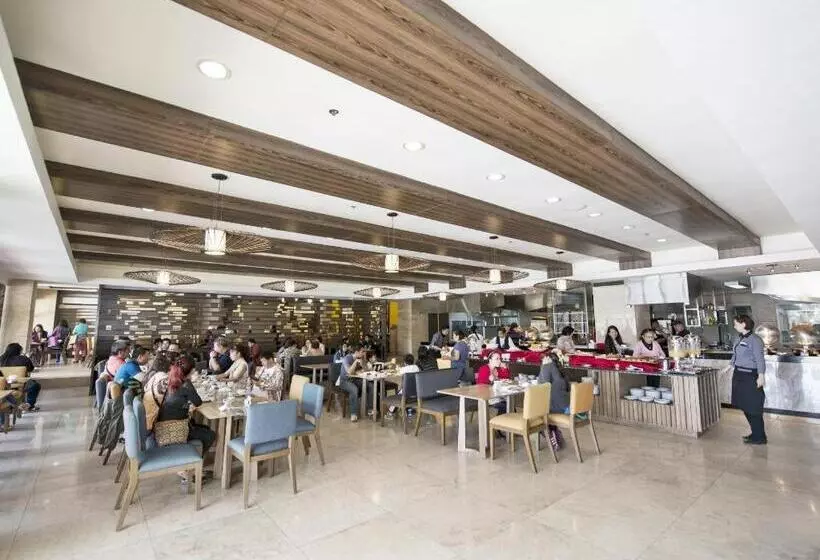 Fotos del hotel Newtown Plaza:  5