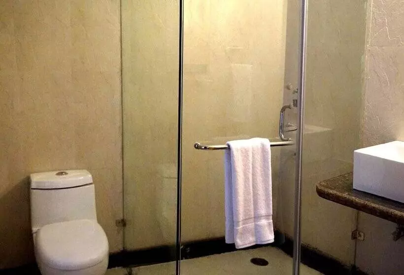 Fotos del hotel Whispering Inn By Vivaan:  6