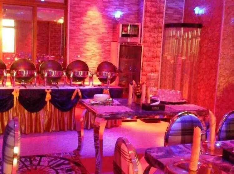 Fotos del hotel Biraj International Hotel:  5