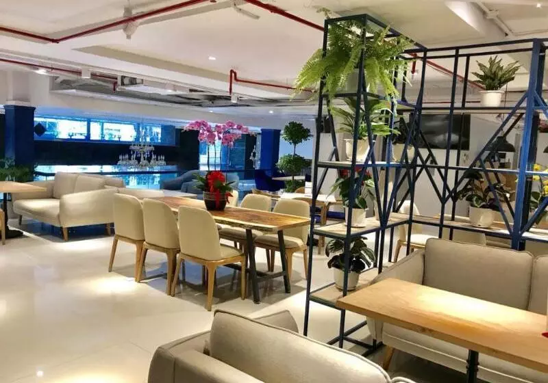 Fotos del hotel Golden Crown:  6