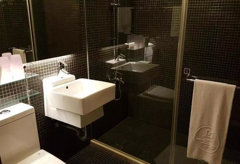 Fotos del hotel The Riverside Hotel International:  16