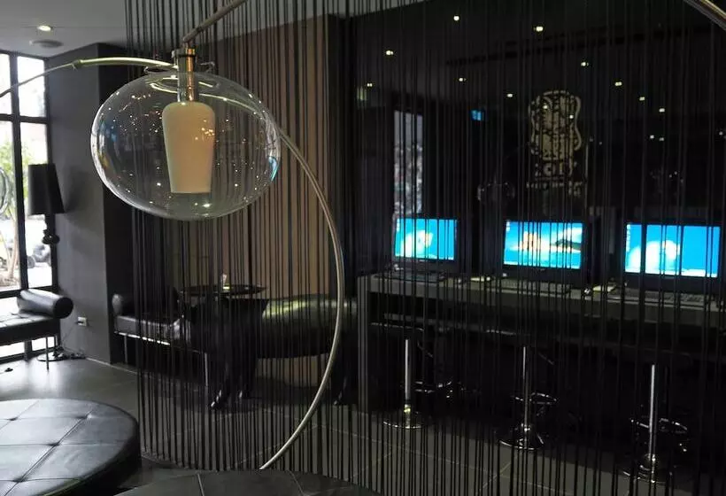 Fotos del hotel The Riverside Hotel International:  3