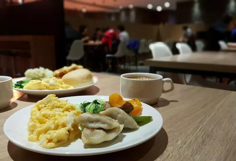 Fotos del hotel The Riverside Hotel International:  2