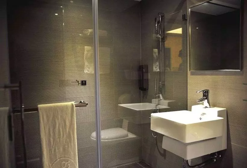 Fotos del hotel The Riverside Hotel International:  25