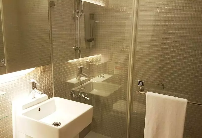 Fotos del hotel The Riverside Hotel International:  5